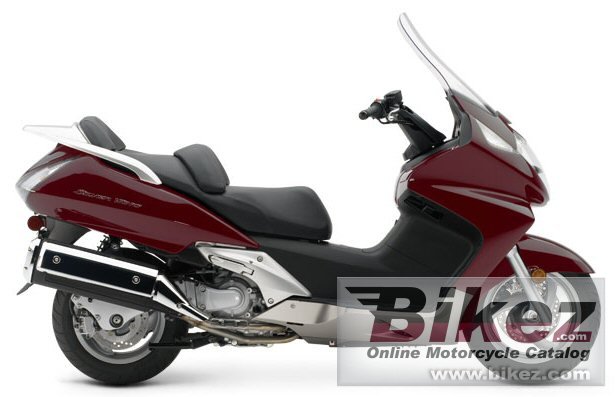 Big Honda silver wing abs picture and wallpaper from Bikez.com